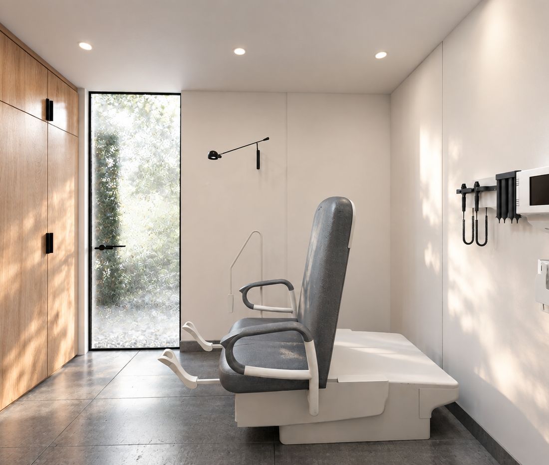Consultorios Kamy — consultorio con silla de exploración